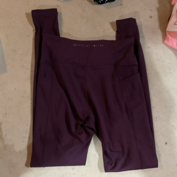 Victoria’s Secret leggings - Picture 3 of 4